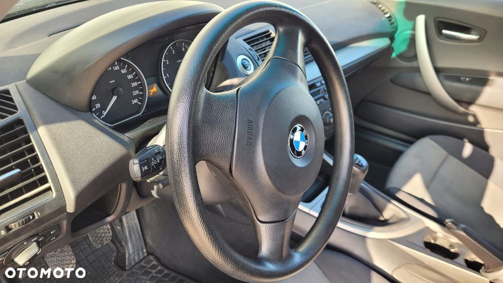BMW Seria 1 116i - 17