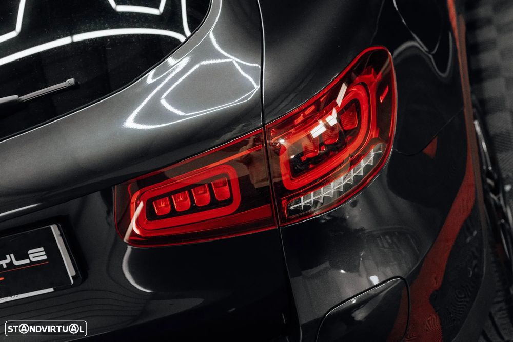 Mercedes-Benz GLC 300 e 4Matic 9G-TRONIC AMG Line - 12