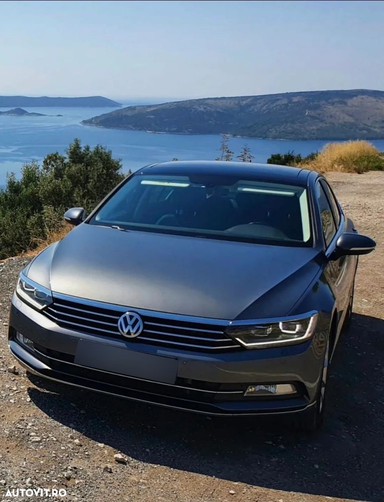 Volkswagen Passat - 11