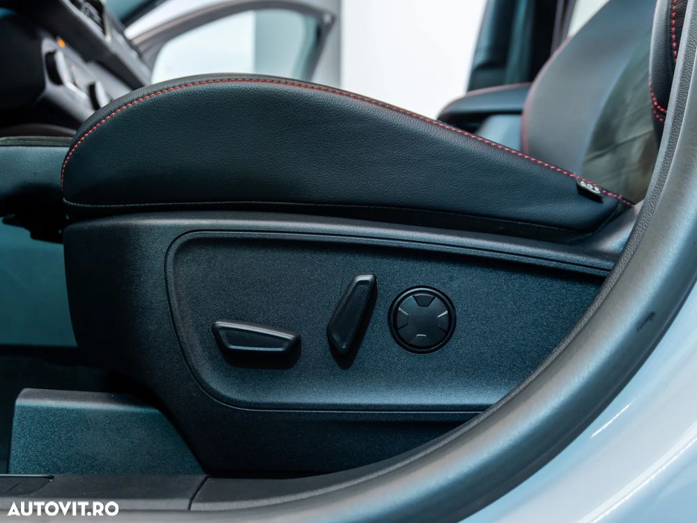 Ford Kuga 2.5 Duratec PHEV ST-LINE - 25