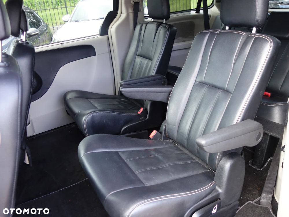 Chrysler Town & Country 3.6 Limited - 5