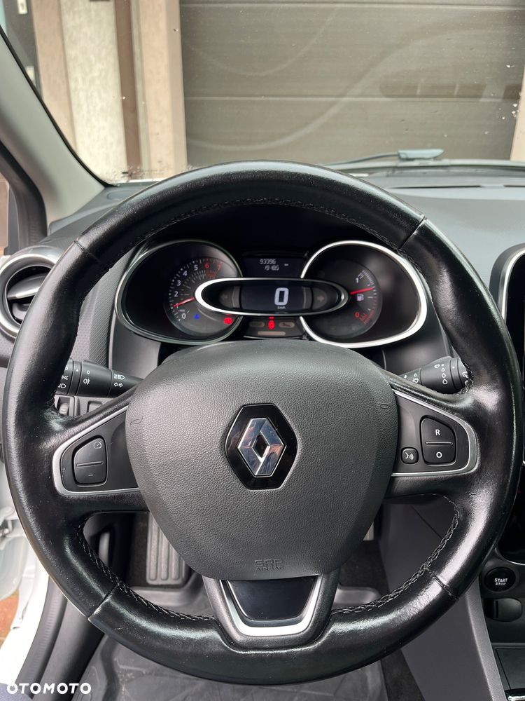 Renault Clio 1.2 16V 75 LIMITED - 19