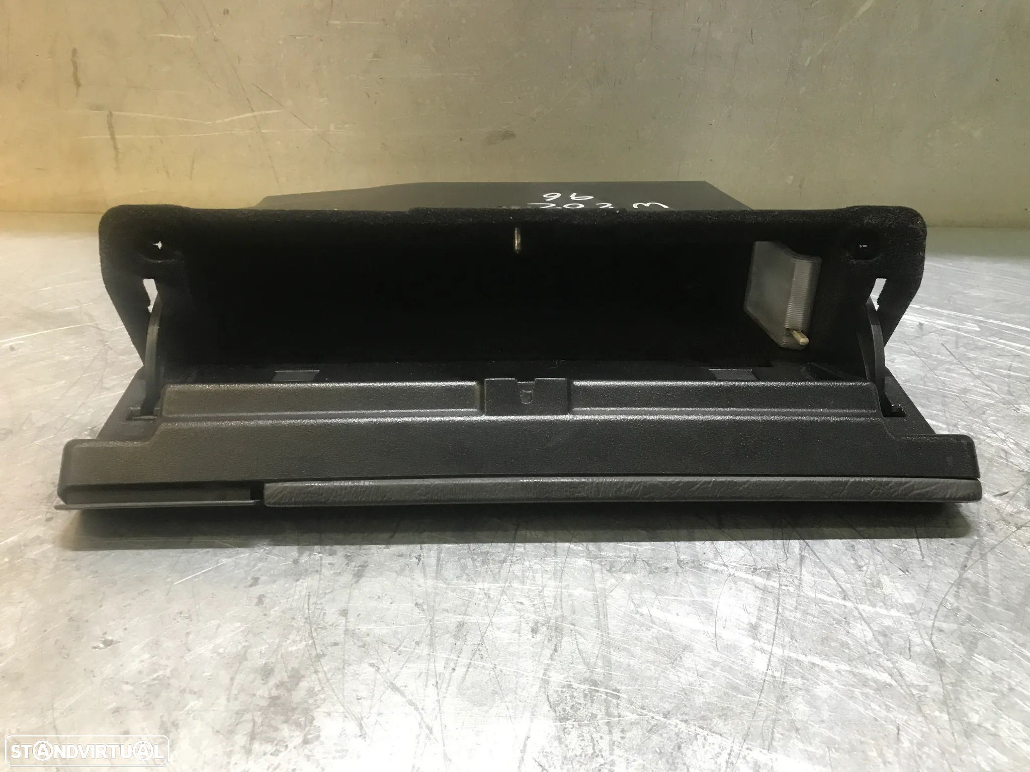 PORTA LUVAS MERCEDES W202 C220 93-00 A2026890891 - 2