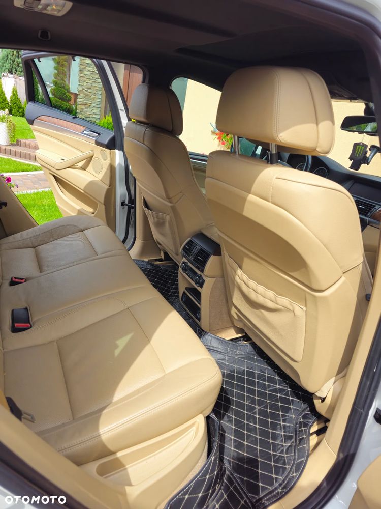 BMW X6 50i xDrive - 9