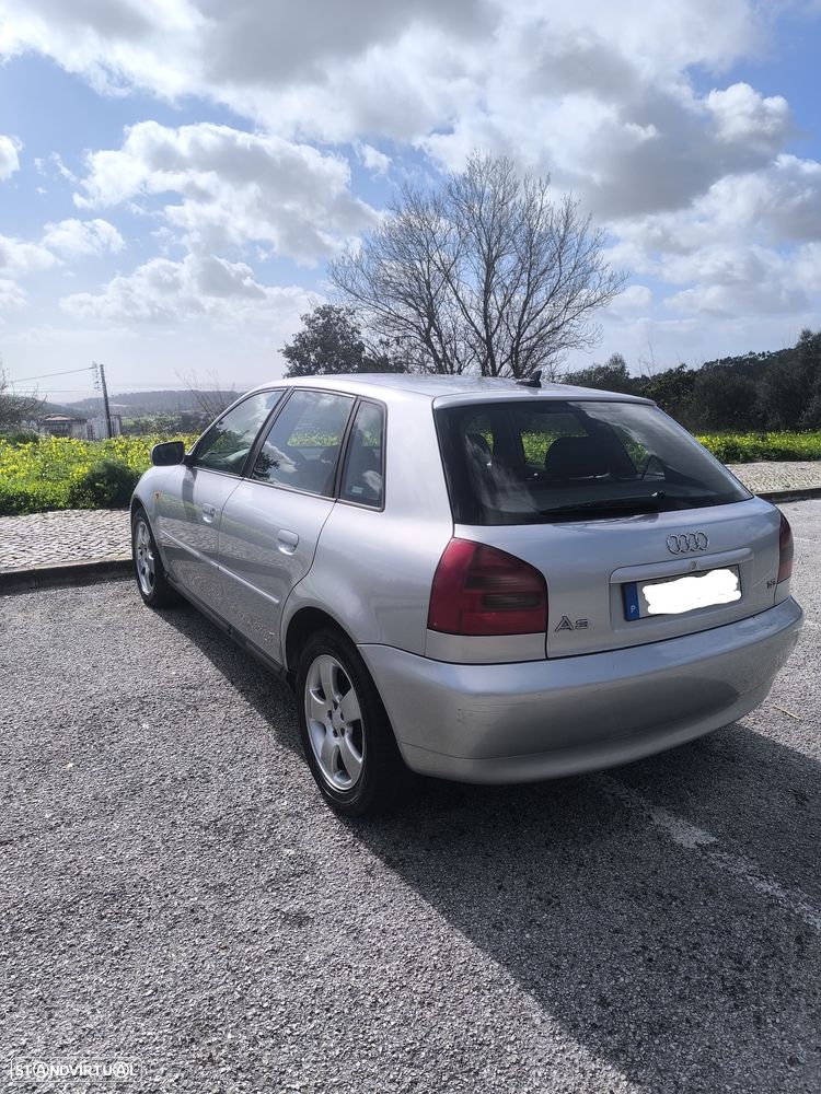 Audi A3 1.6 Ambiente - 4