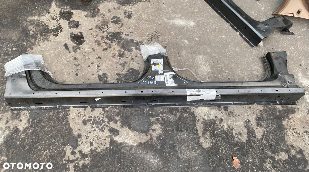 DACIA JOGGER Nowy oryginalny PRÓG PRAWY SŁUPEK Środkowy BŁOTNIK TYLNY nowe  poszycie progu prawe Wwa   Sandero 3 III STEPWAY LOGAN III - 3