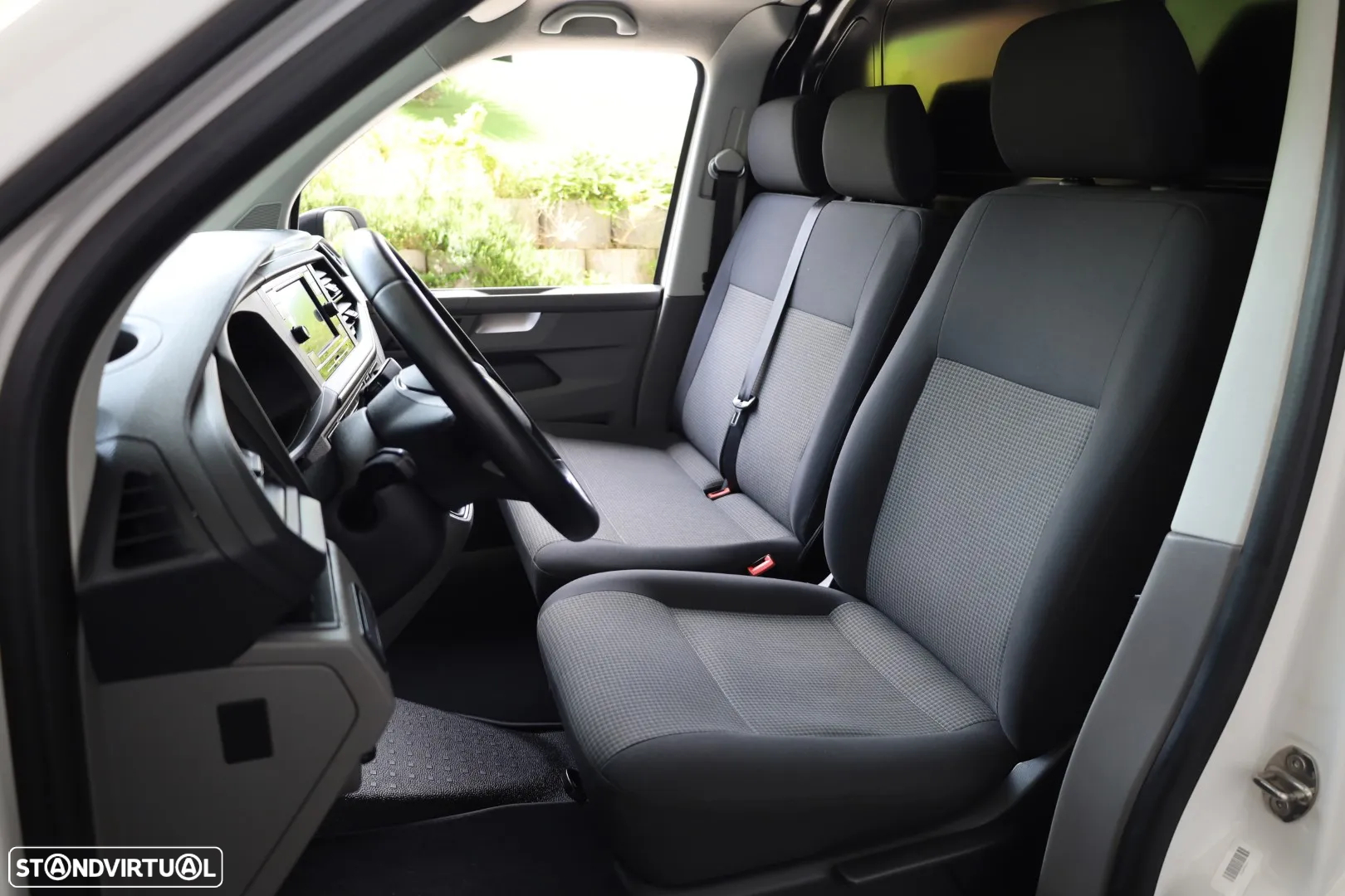 VW Transporter 2.0 TDI Business - 34