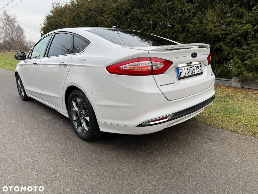 Ford Fusion - 4