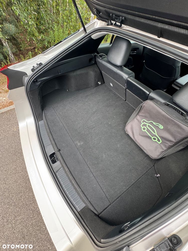 Toyota Prius Plug-in 1.8 Hybrid Prestige - 8