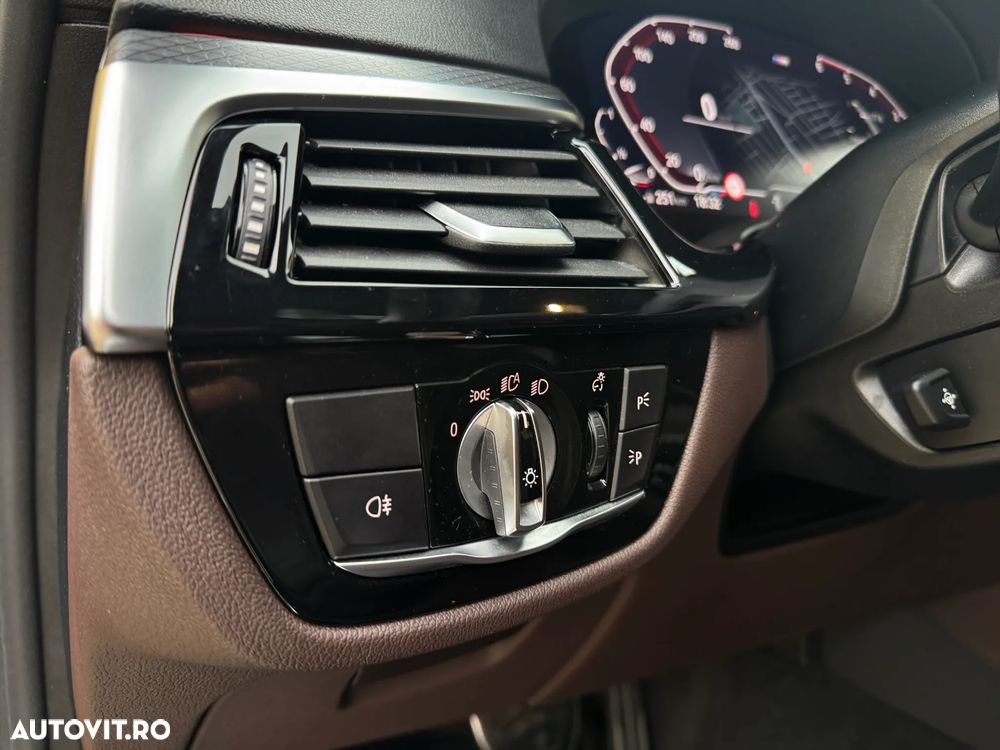 BMW Seria 5 520d Aut. M Sport Edition - 16