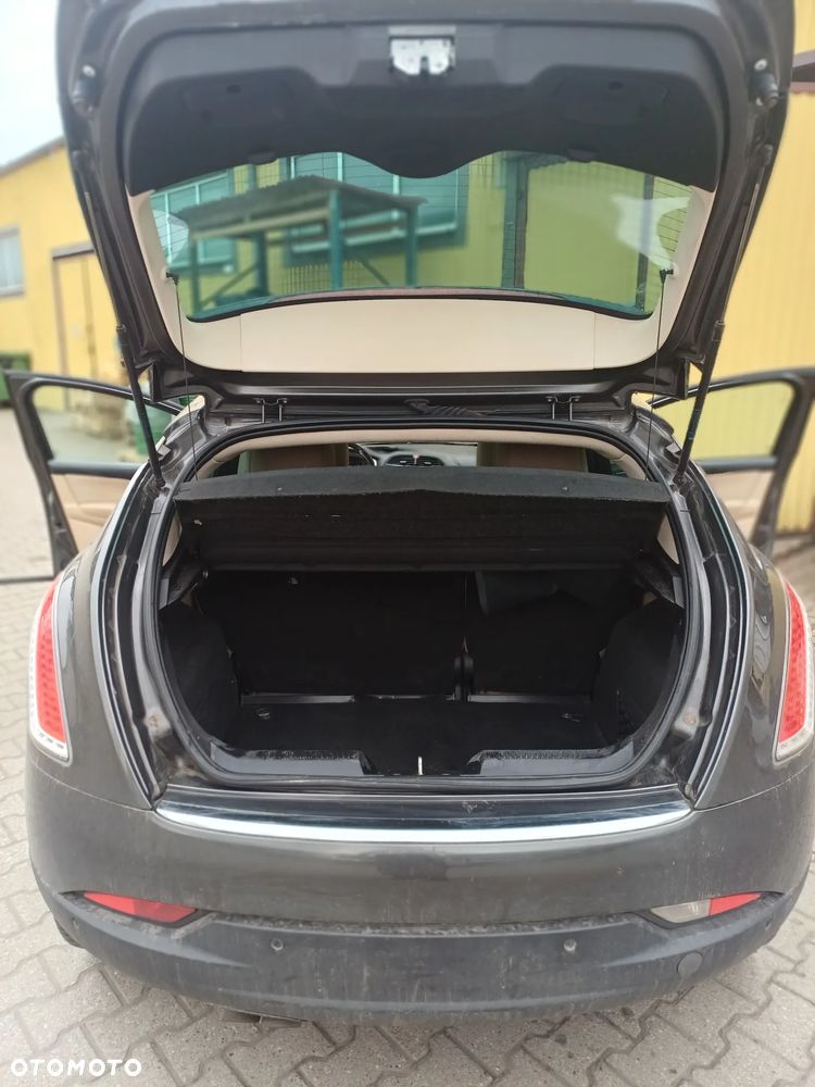 Lancia Delta 2.0 MJ Platino - 14