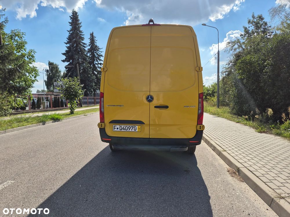 Mercedes-Benz Sprinter - 14