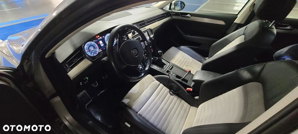 Volkswagen Passat 2.0 TDI BMT Highline - 12