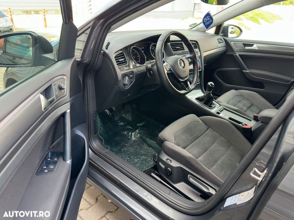 Volkswagen Golf 1.6 TDI Highline - 12