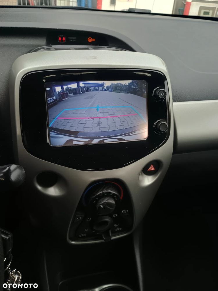 Toyota Aygo x-play - 9