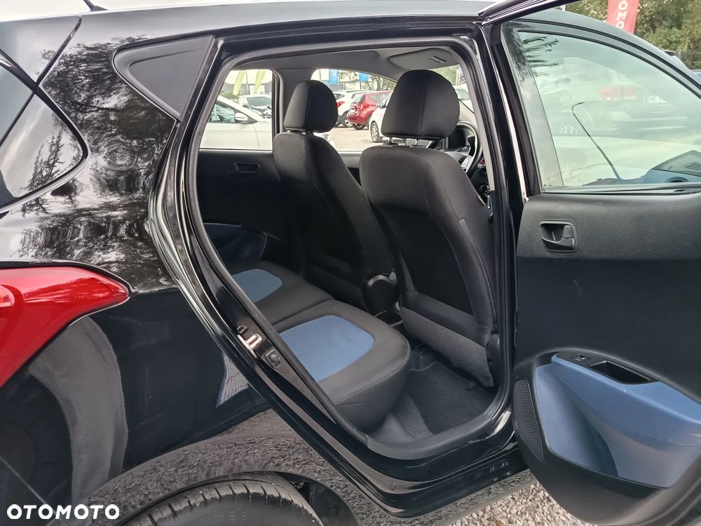 Hyundai i10 1.2 Fifa World Cup Edition - 28