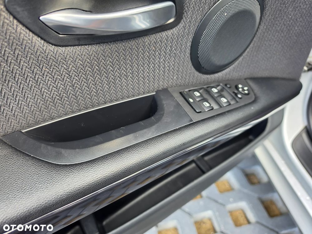 BMW Seria 3 318d DPF - 27