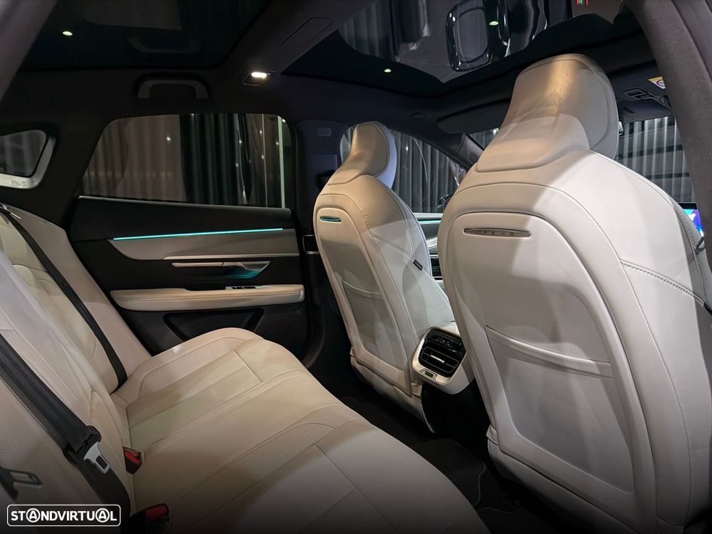 Xpeng P7i 86.2 kWh Long Range - 43