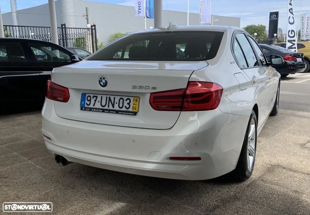 BMW 330 e iPerformance Line Sport - 17