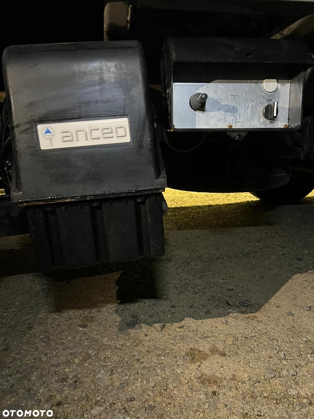 Iveco Daily 35 220 HiMatic - 28