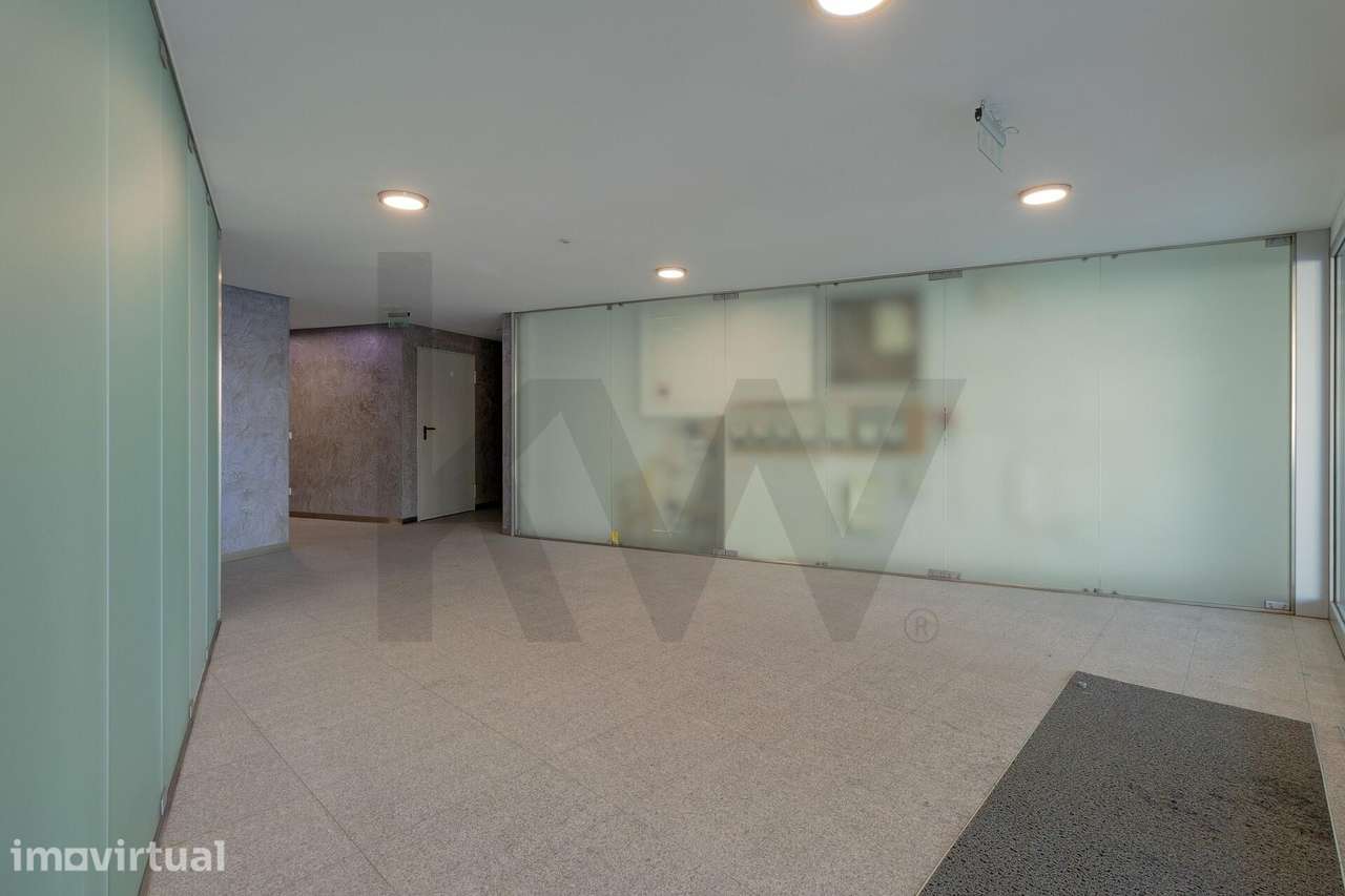 Apartamento T3 Com Garagem BOX e Varandas em Santa Marinha, Vila Nova - Grande imagem: 3/34