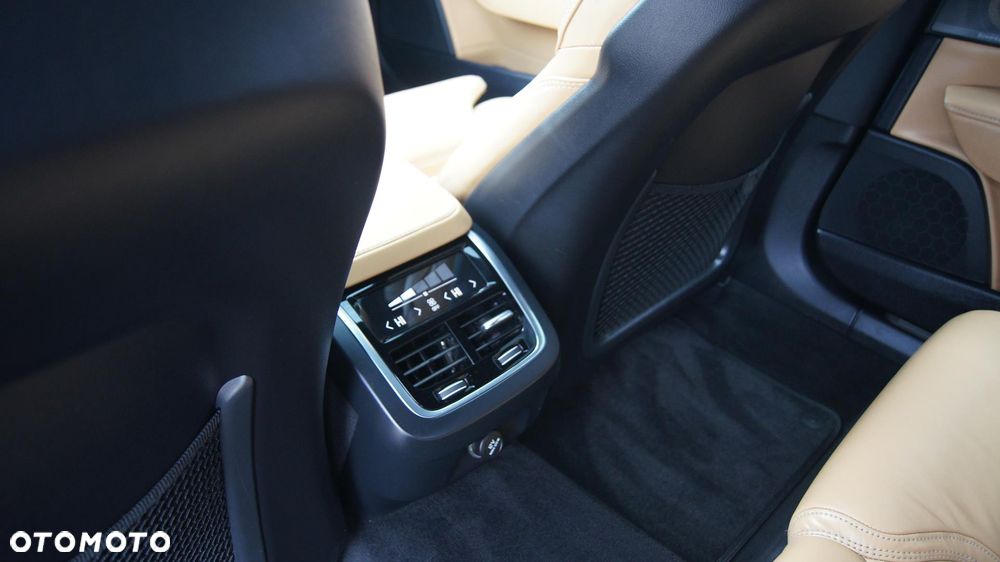 Volvo S90 D5 AWD Inscription - 28