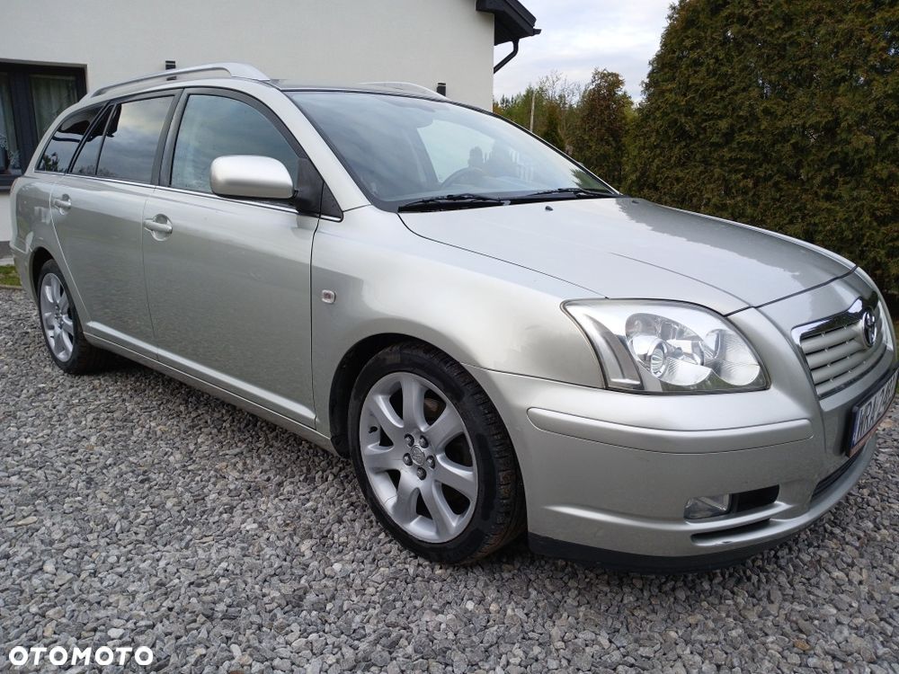 Toyota Avensis - 1