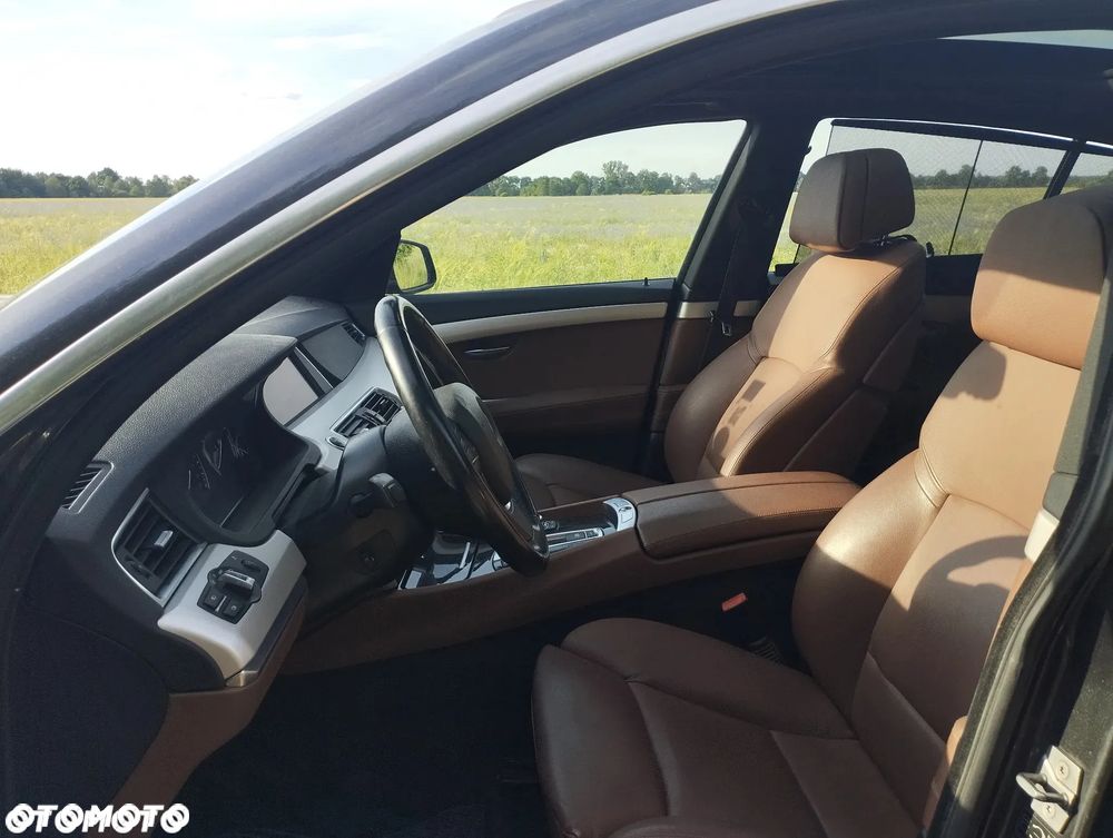 BMW 5GT 535i - 16