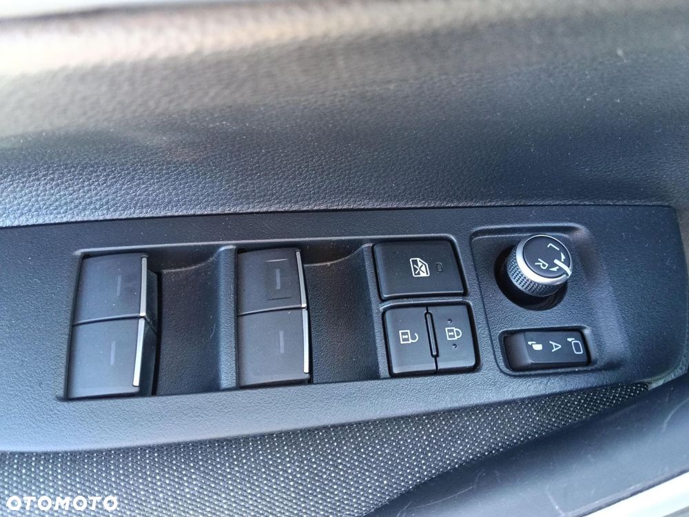 Toyota Corolla 1.8 Hybrid Style - 16