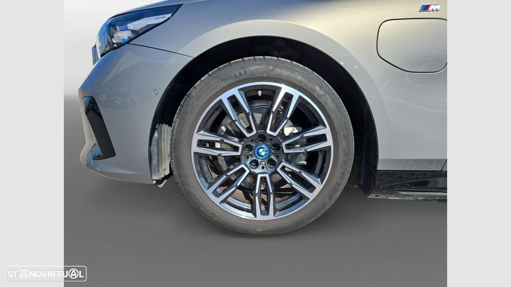 BMW 530 e Pack Desportivo M - 16