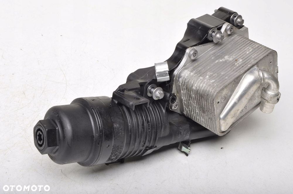 BMW X1 F48 PODSTAWA OBUDOWA FILTRA OLEJU  85812S01  85804S01 - 1