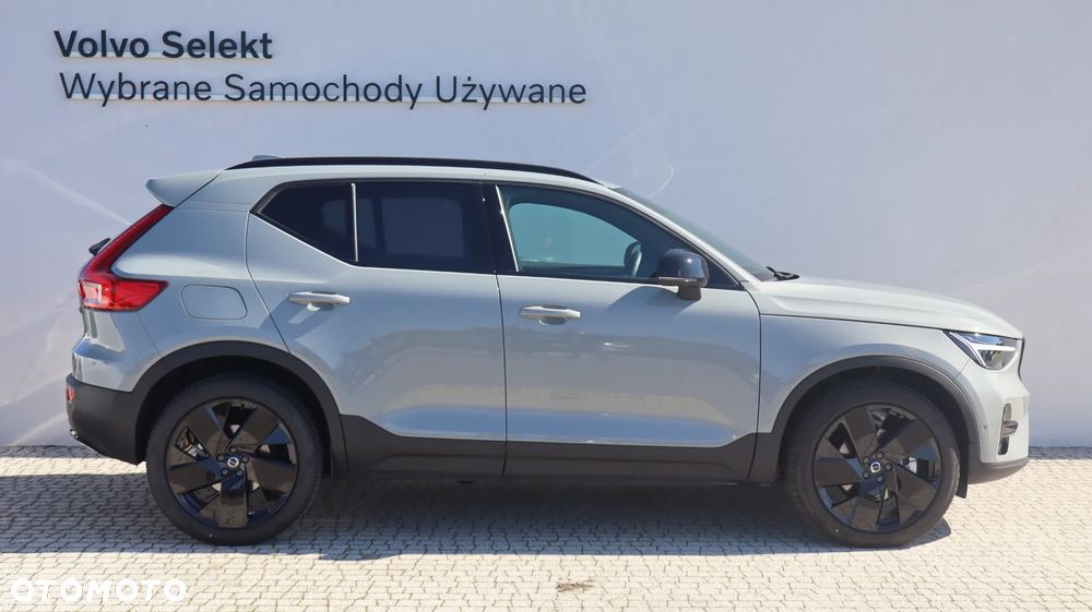 Volvo XC 40 B4 Plus Black Edition - 7