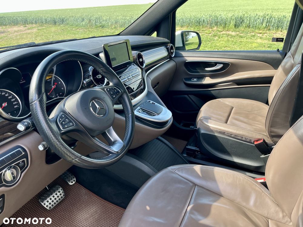 Mercedes-Benz Klasa V - 8