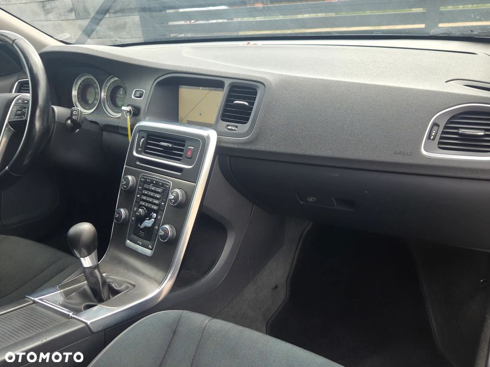 Volvo V60 D3 Momentum - 23