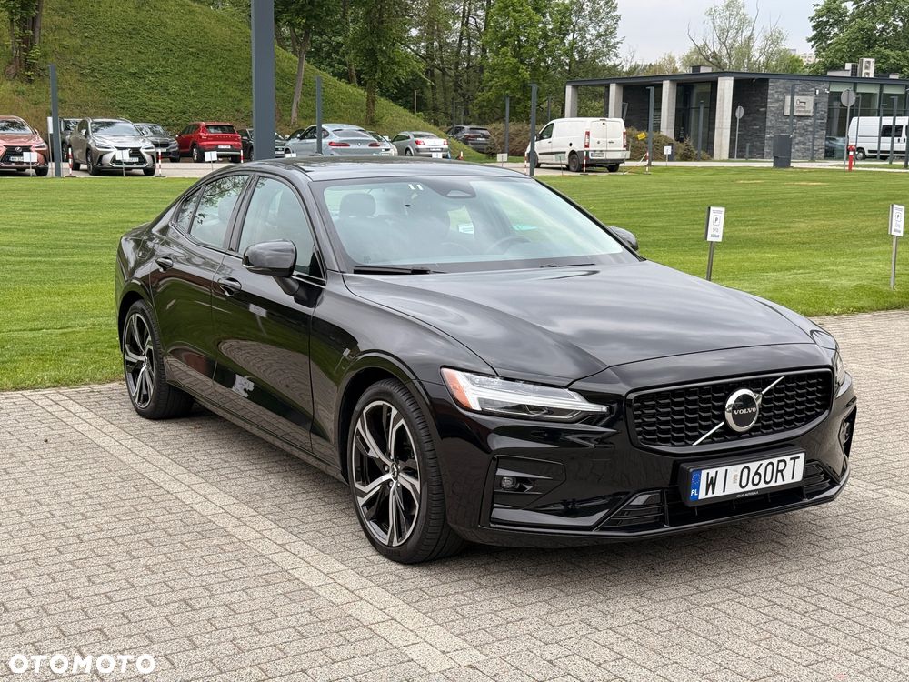 Volvo S60 B5 B AWD Plus Dark - 3