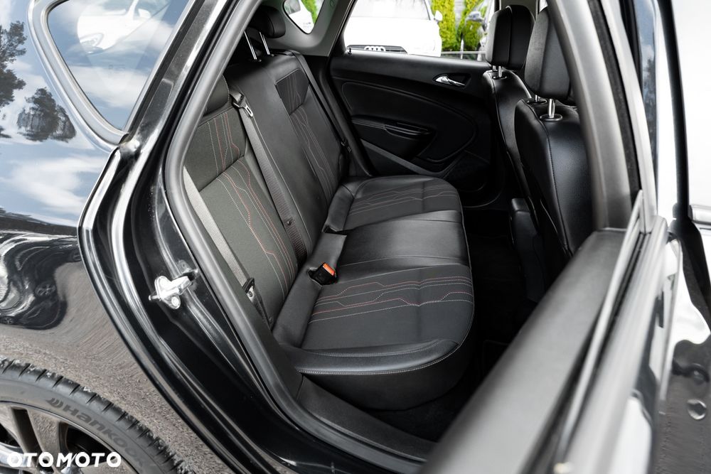 Opel Astra 1.4 Turbo - 23