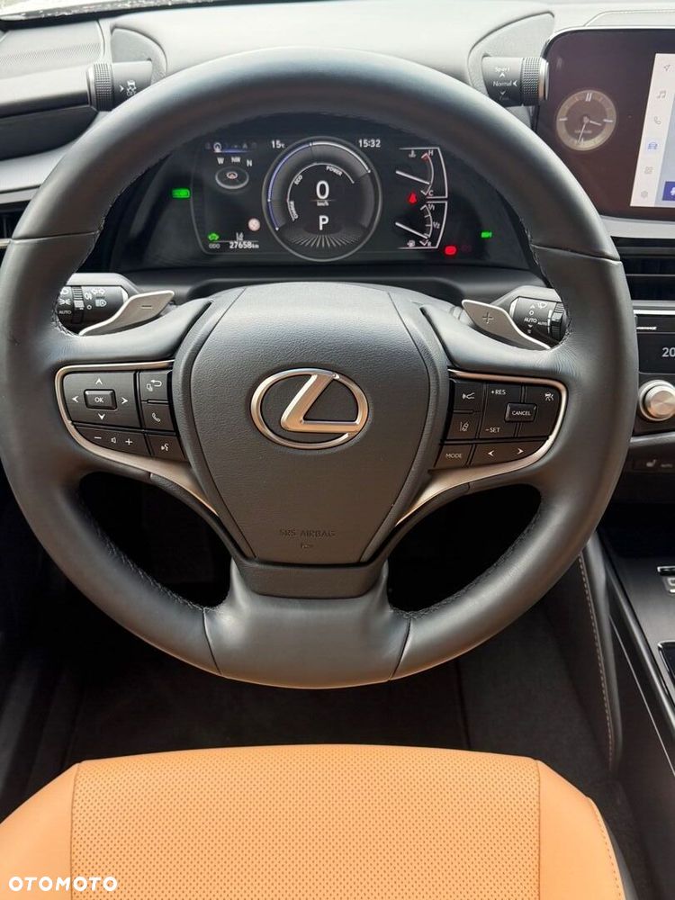 Lexus ES 300h Business Edition - 13