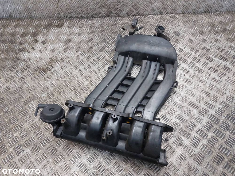 KOLEKTOR SSĄCY VOLKSWAGEN BORA I 2.3 V5 071133203A - 2