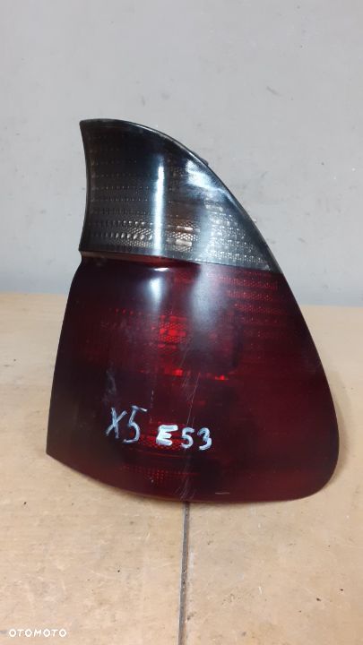 LAMPA TYŁ TYLNA PRAWA BMW X5 E53 CIEMNA