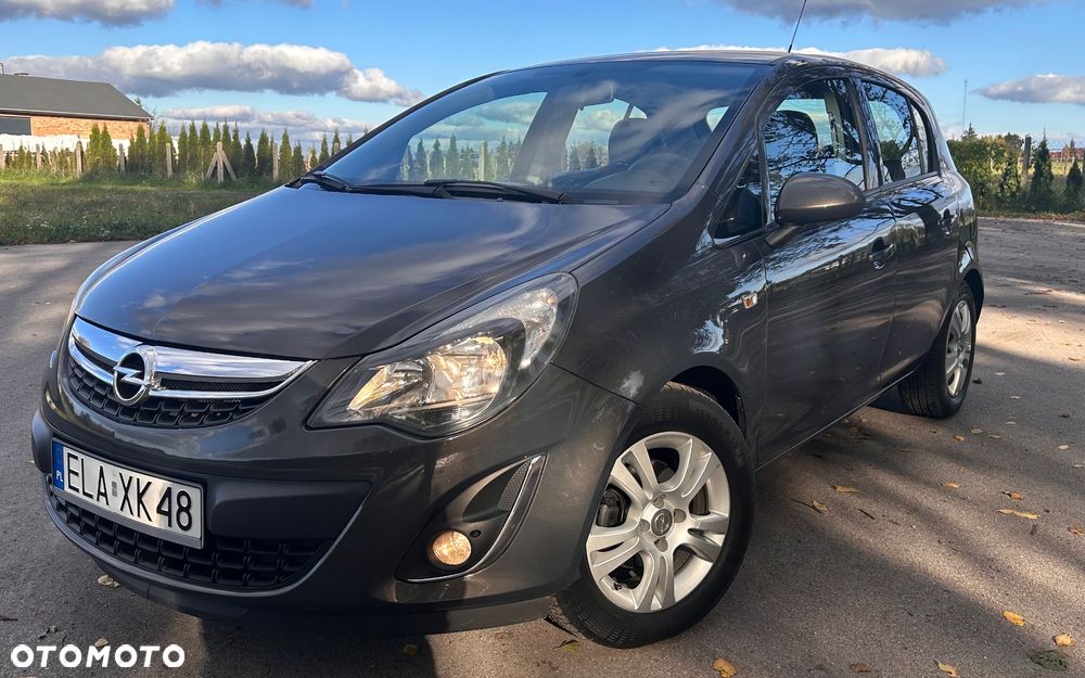 Opel Corsa 1.4 16V Cosmo - 8