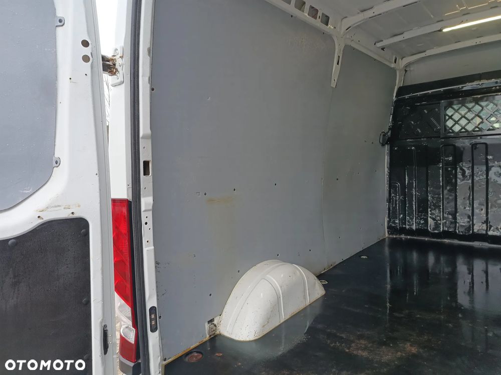 Iveco DAILY 35s13 L2H2 2.3 diesel 126kM, HAK(uciąg 3.5t) OPONY ZIMOWE BDB STAN, OGINALNY NISKI PRZEBIEG! Gotowy do pracy! - 23