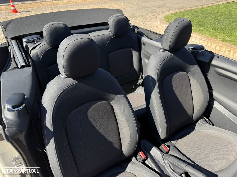 MINI Cabrio - 16