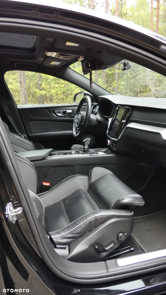 Volvo S60 T6 AWD R-Design - 18