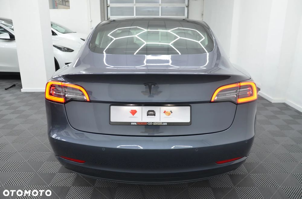 Tesla Model 3 Standard Reichweite Plus Hinterradantrieb - 7