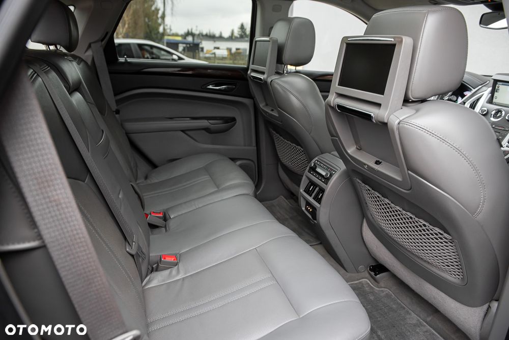 Cadillac SRX - 32