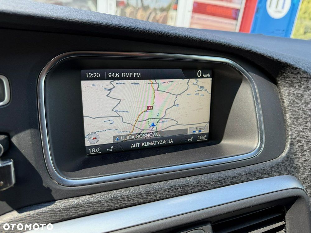Volvo V40 Cross Country - 12