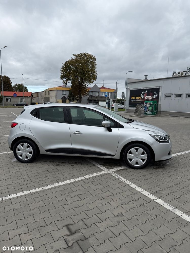 Renault Clio 1.2 16V Business - 11