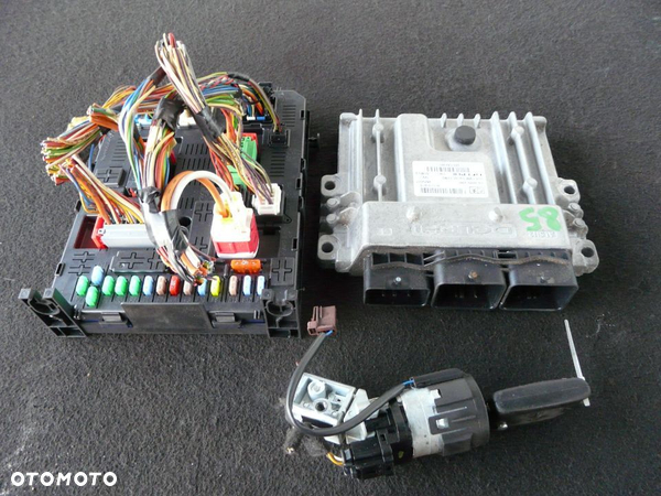 Zestaw startowy komputer 9667082380 BSI stacyjka Peugeot 5008 2.0 HDI 163