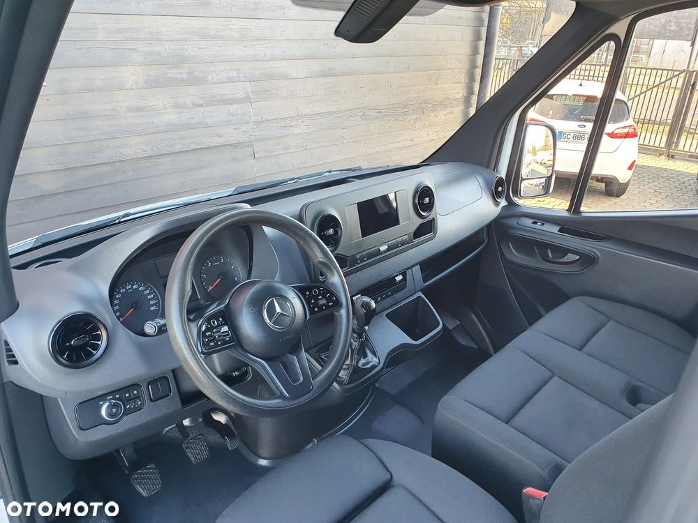 Mercedes-Benz SPRINTER - 13