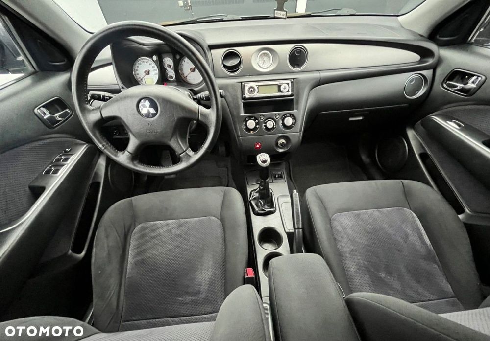 Mitsubishi Outlander - 22